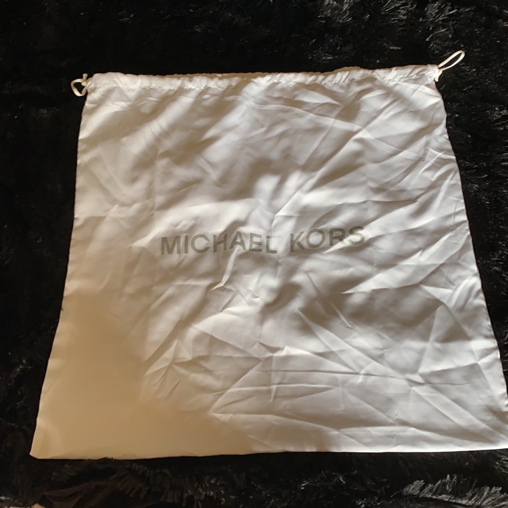 Michael Kors Medium Jet Set Saffiano Tote Bag - Picture 9 of 9